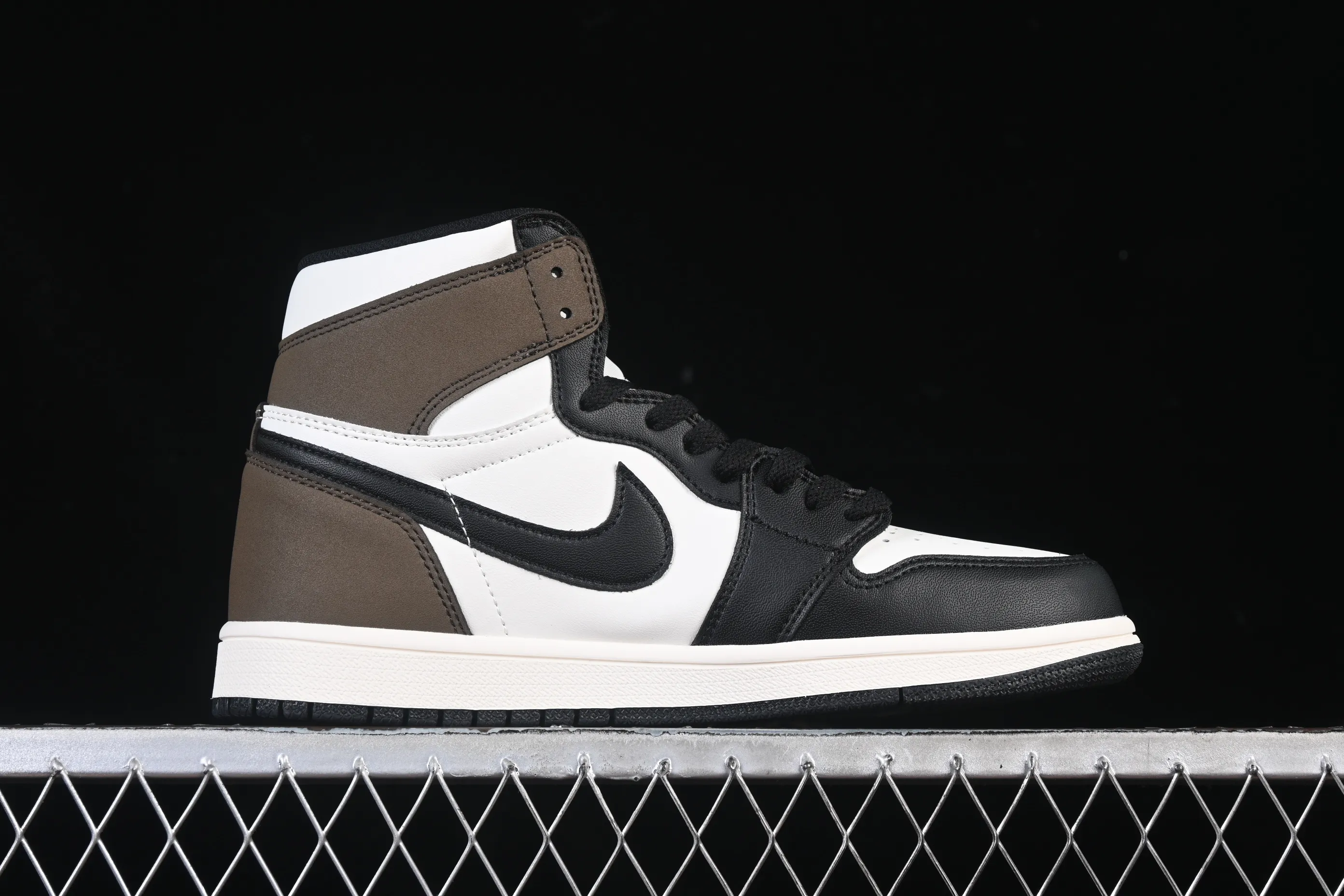 All categories Air Jordan Jordan series basketball shoes Air Jordan 1 High Air Jordan 1 High OG "Dark Mocha" AJ1 Joe 1 small barb 555088-105